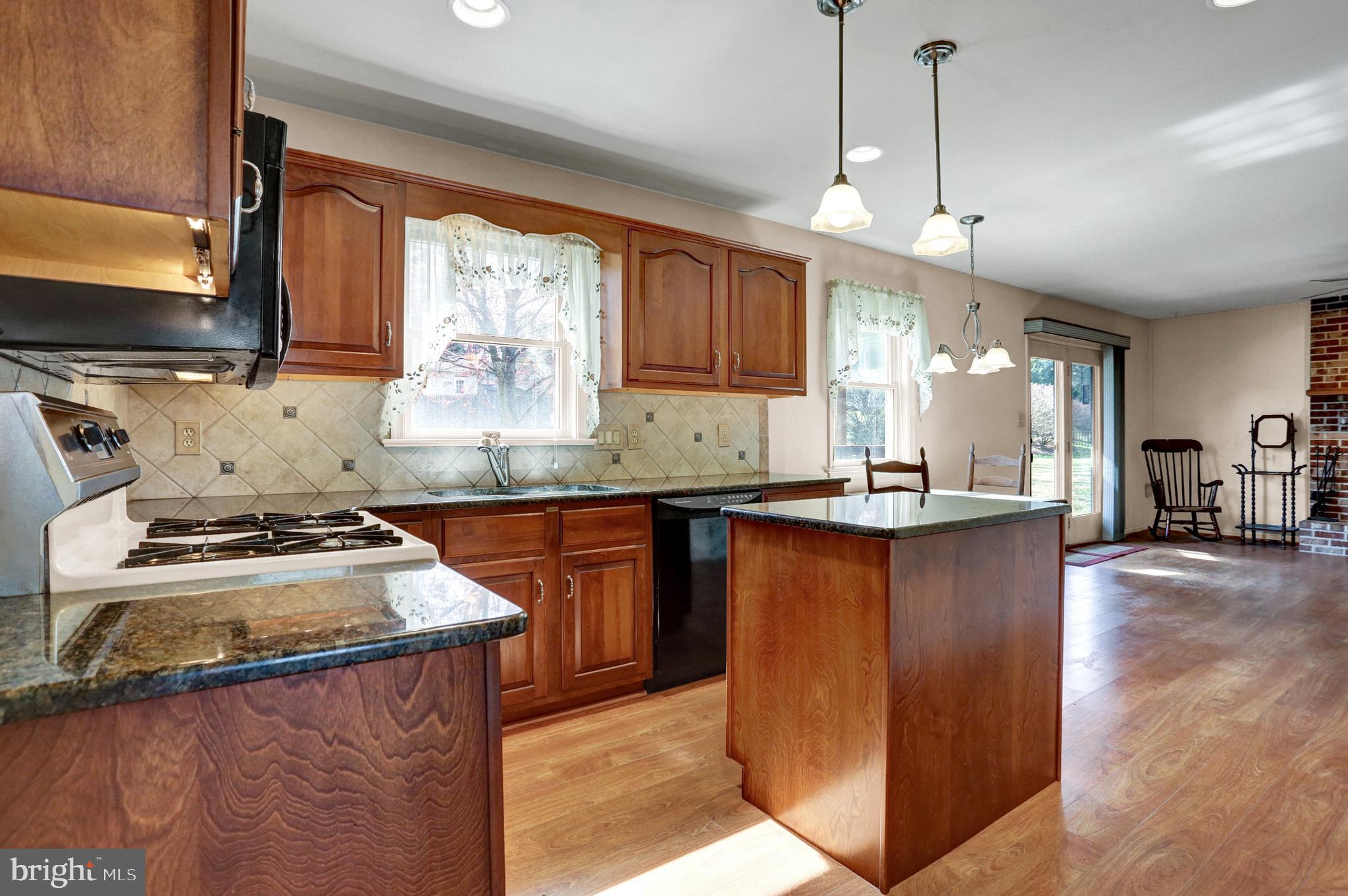 216 East 6th Street Lititz, PA 17543 - Photo 5 of 28 Gallery Image 5