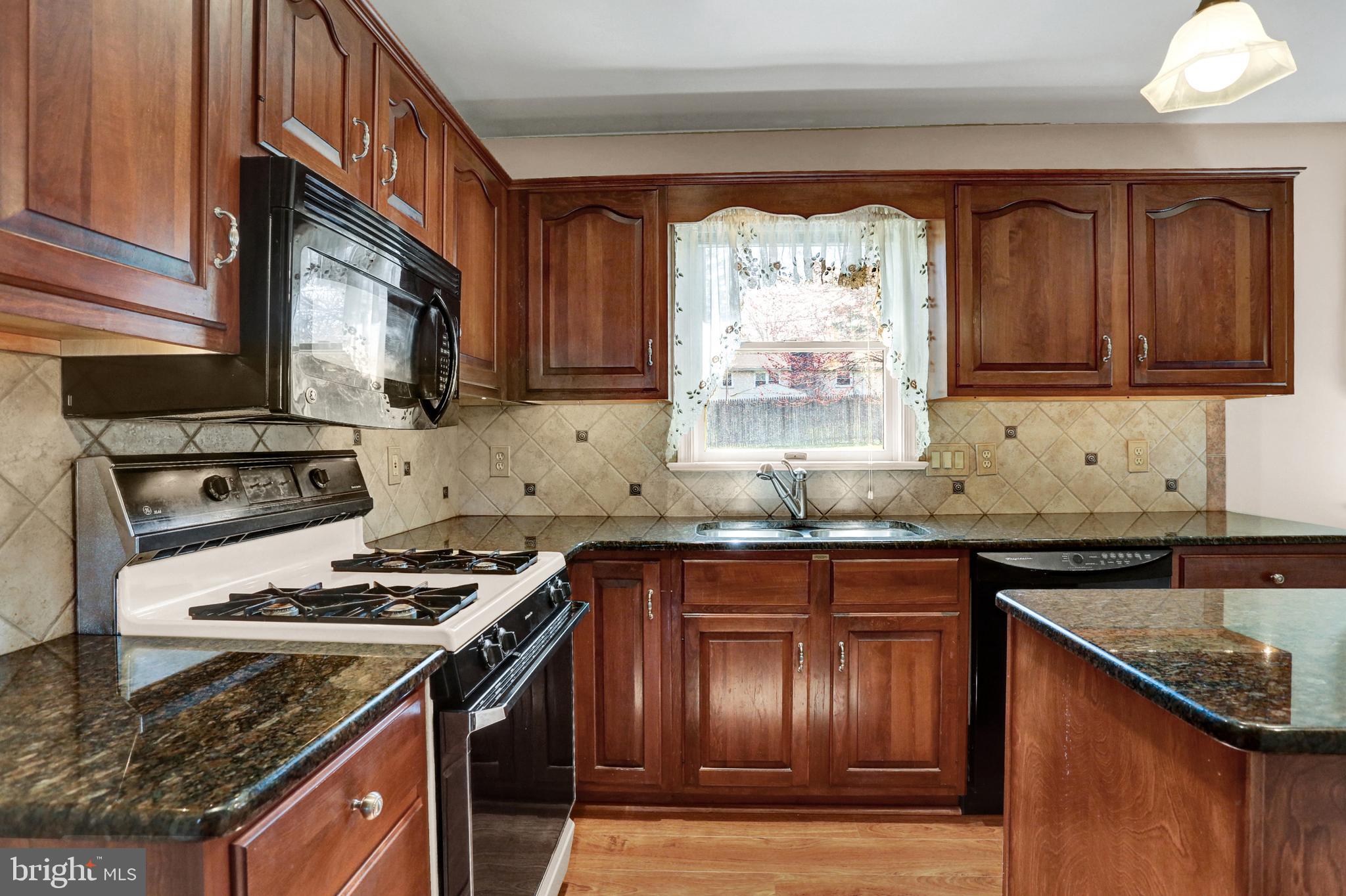 216 East 6th Street Lititz, PA 17543 - Photo 6 of 28 Gallery Image 6