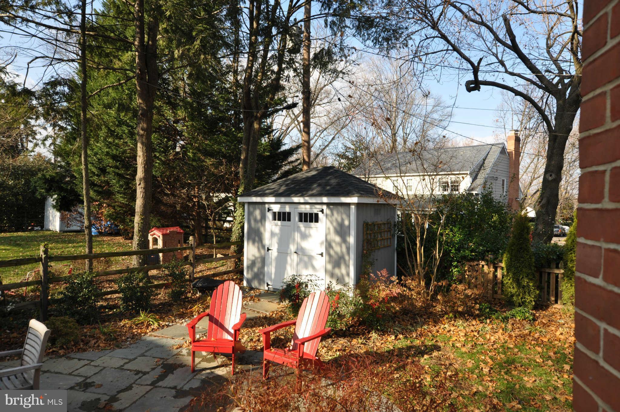 814 Stoneleigh Road Baltimore, MD 21212 - Photo 25 of 30 Custom Shed