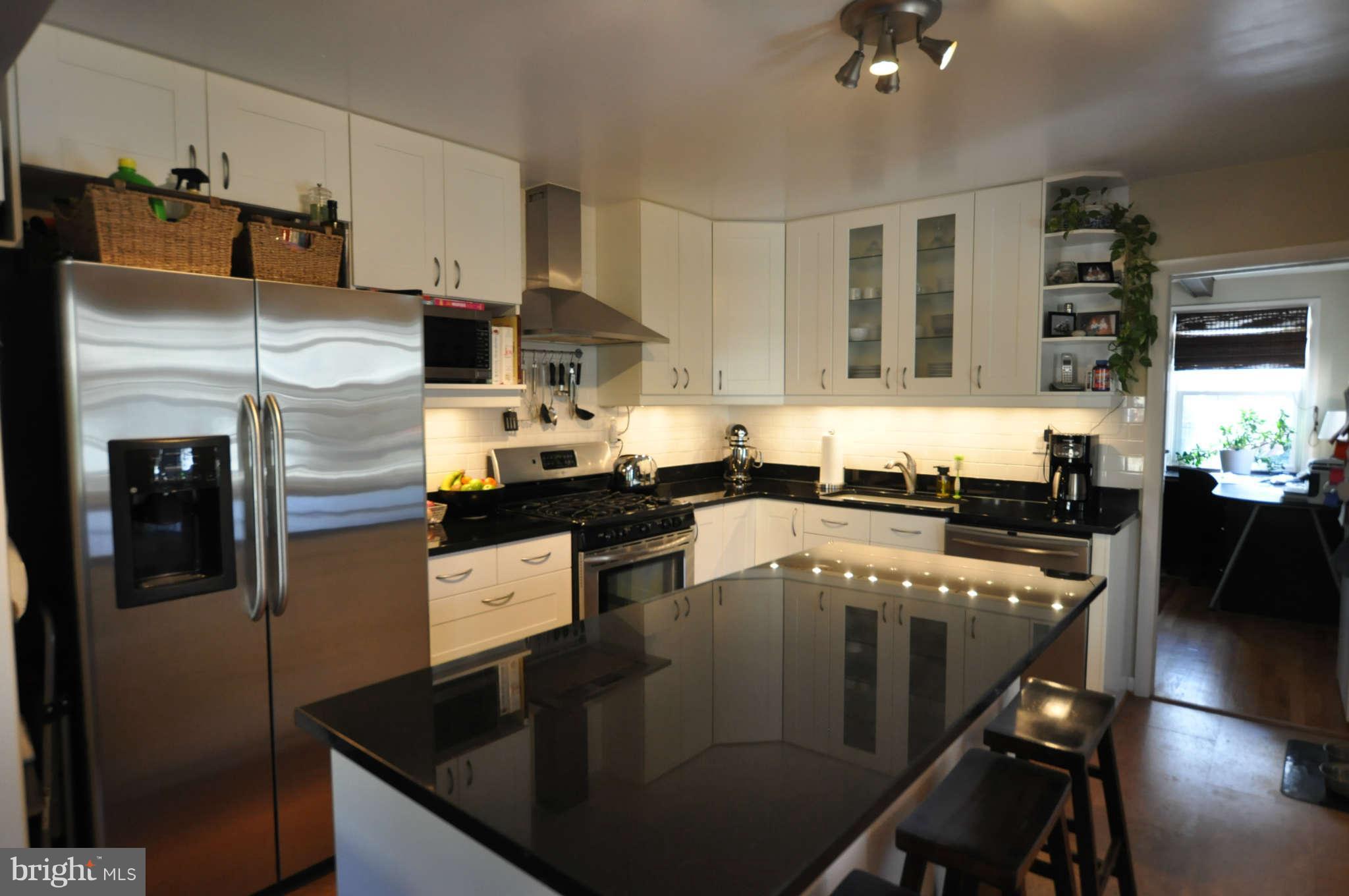 814 Stoneleigh Road Baltimore, MD 21212 - Photo 7 of 30 Kitchen