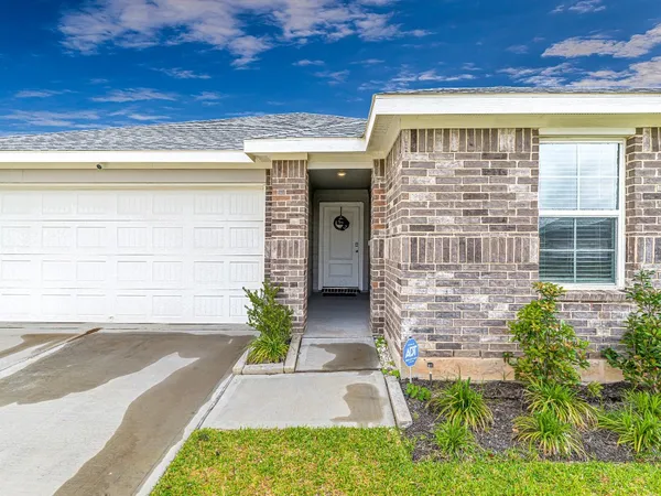 $284,990 | 1317 Bison View Lane, Sealy, TX 77474