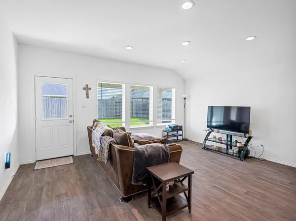 $284,990 | 1317 Bison View Lane, Sealy, TX 77474