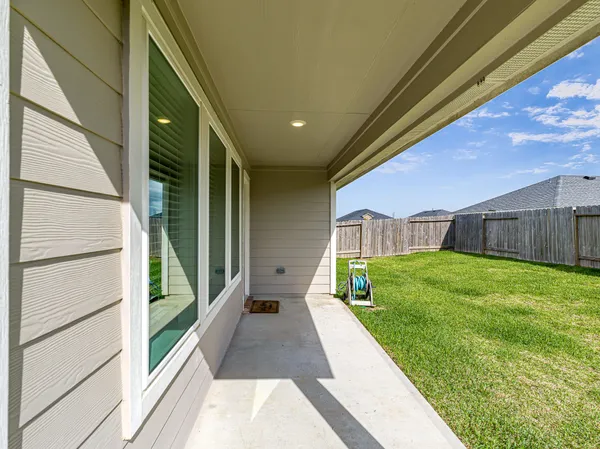 $284,990 | 1317 Bison View Lane, Sealy, TX 77474