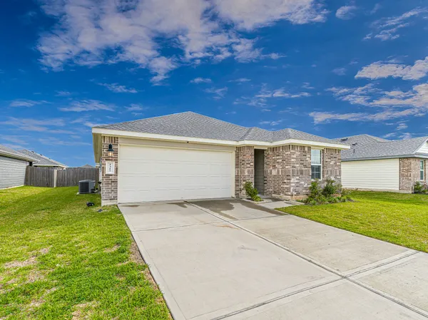 $284,990 | 1317 Bison View Lane, Sealy, TX 77474
