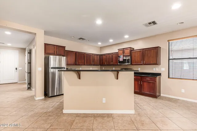 $2,700 | 4706 South Twinleaf Drive, Gilbert, AZ 85297