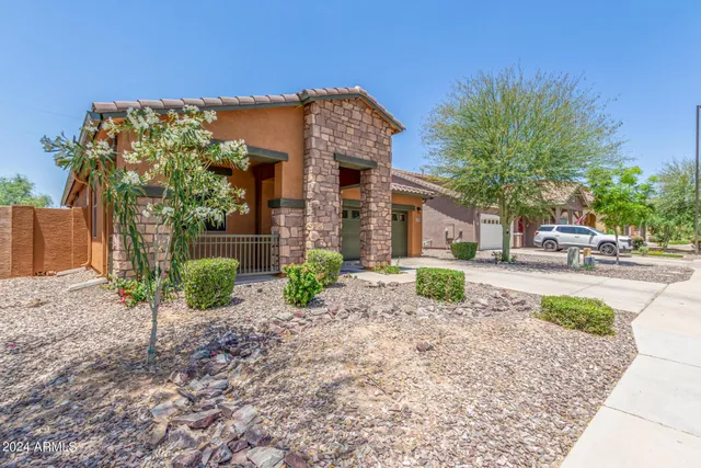 $2,700 | 4706 South Twinleaf Drive, Gilbert, AZ 85297