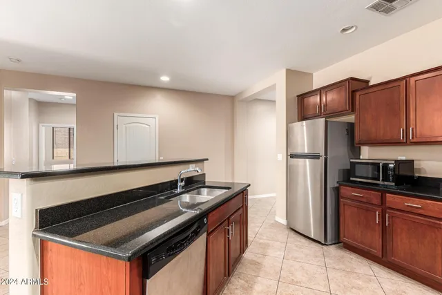 $2,700 | 4706 South Twinleaf Drive, Gilbert, AZ 85297