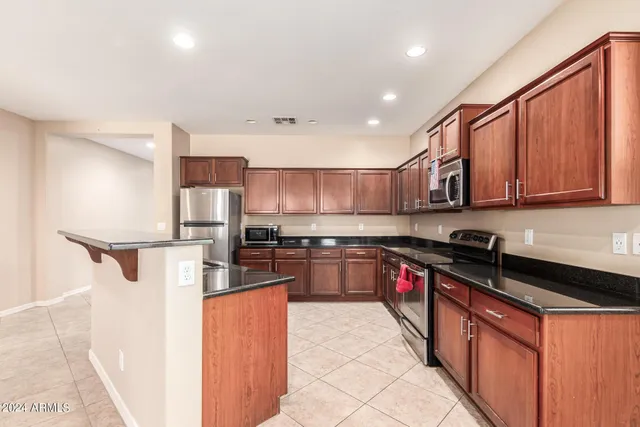 $2,700 | 4706 South Twinleaf Drive, Gilbert, AZ 85297