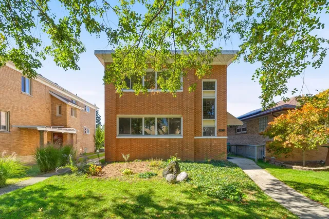 $749,900 | 8822 Forestview Road, Evanston, IL 60203
