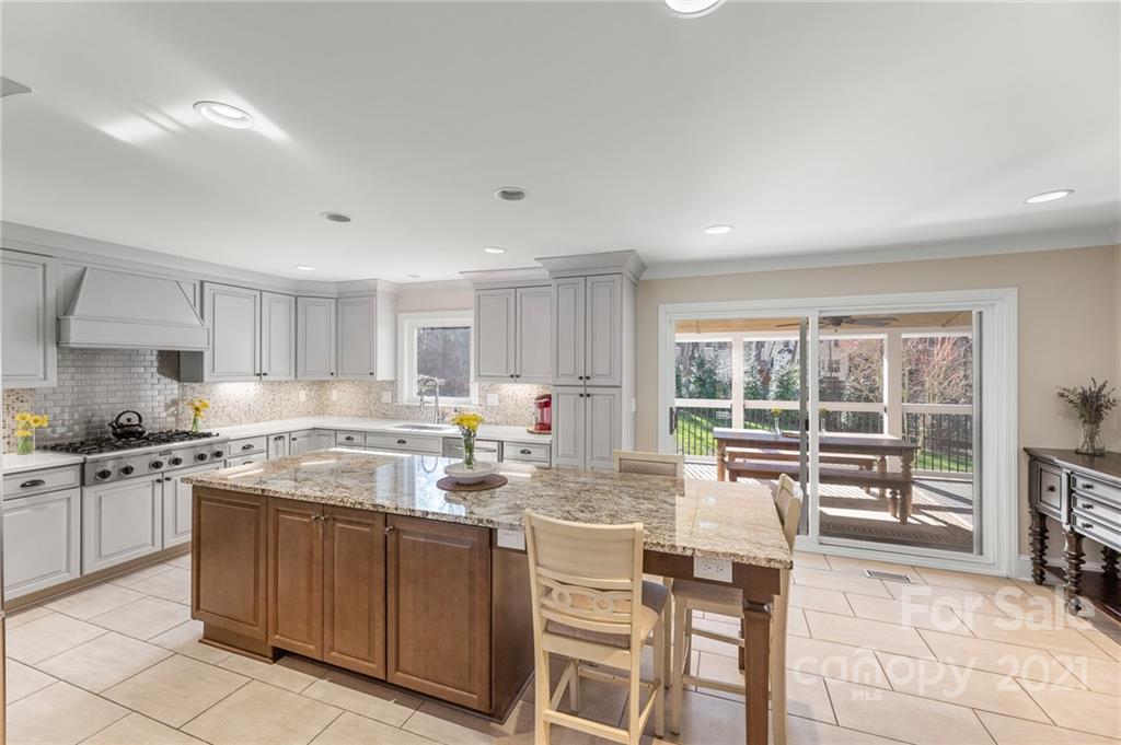 2739 Cross Country Road Charlotte, NC 28270 - Photo 5 of 35 Gallery Image 5