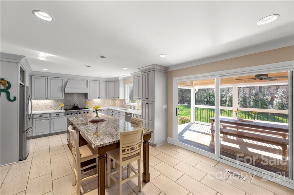 2739 Cross Country Road Charlotte, NC 28270 - Photo 6 of 35 Gallery Image 6