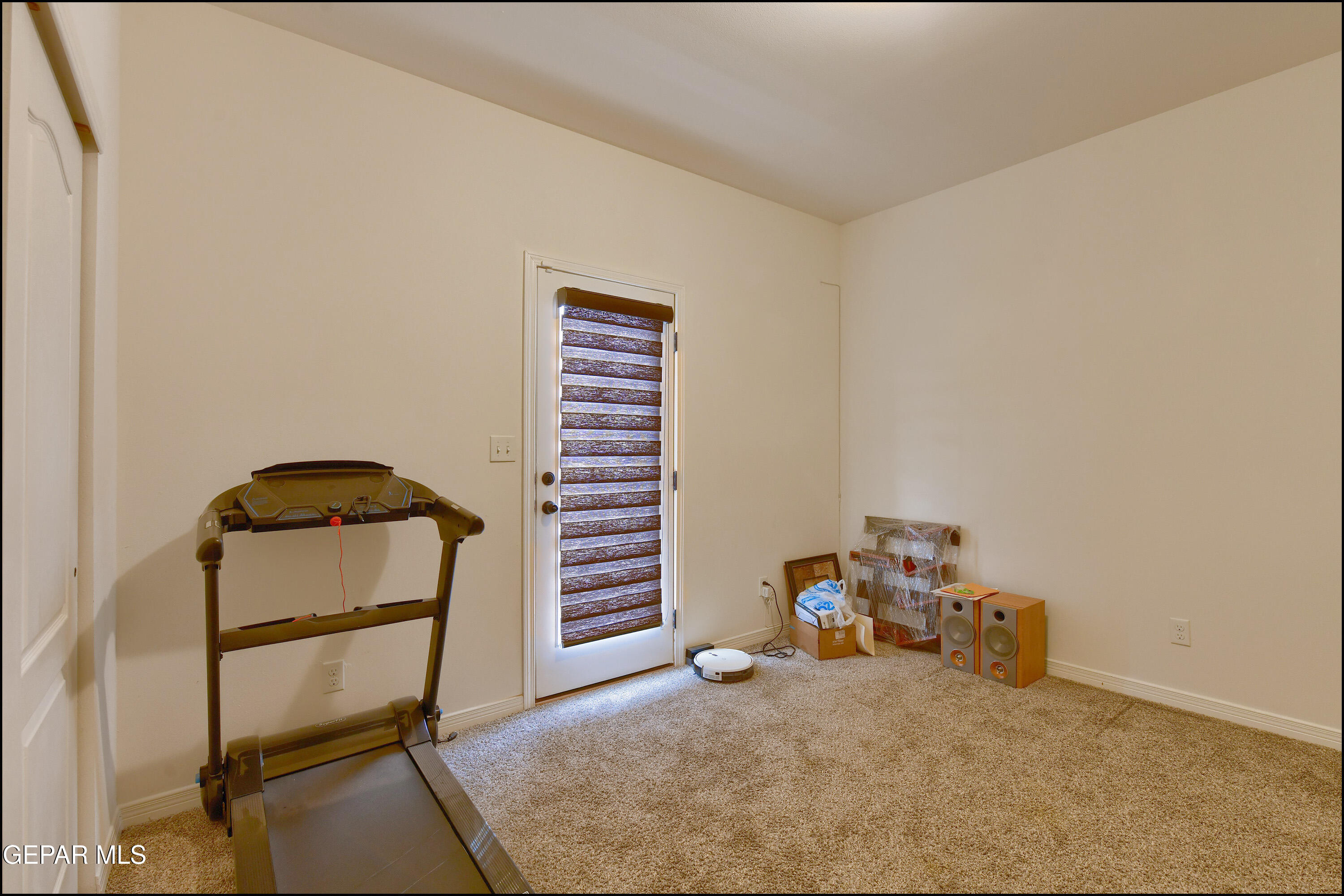 235 Herts Way El Paso, TX 79928 - Photo 25 of 35 a room with a desk and chair