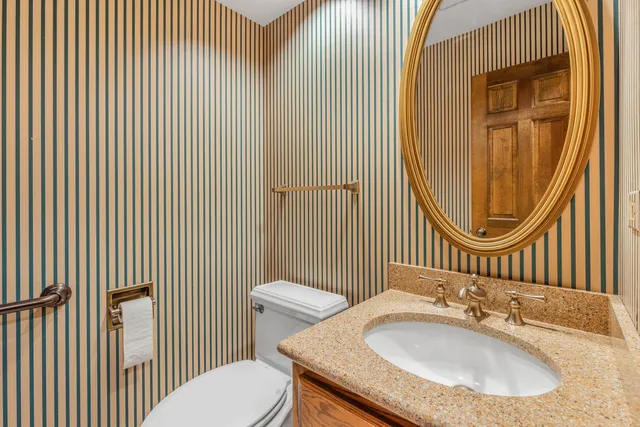 $899,000 | 3927 Linden Avenue, Western Springs, IL 60558