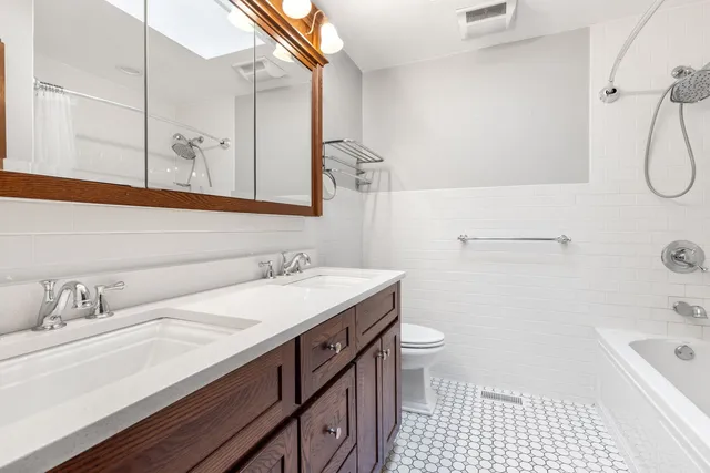 $899,000 | 3927 Linden Avenue, Western Springs, IL 60558