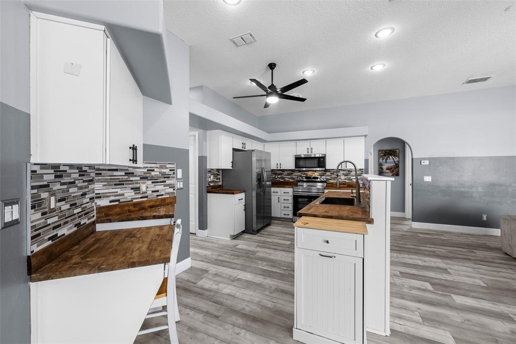 5230 Halstead Lane Zephyrhills, FL 33541 - Photo 13 of 72