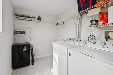 $639,000 | 521 Chicago Avenue, Unit H, Evanston, IL 60202