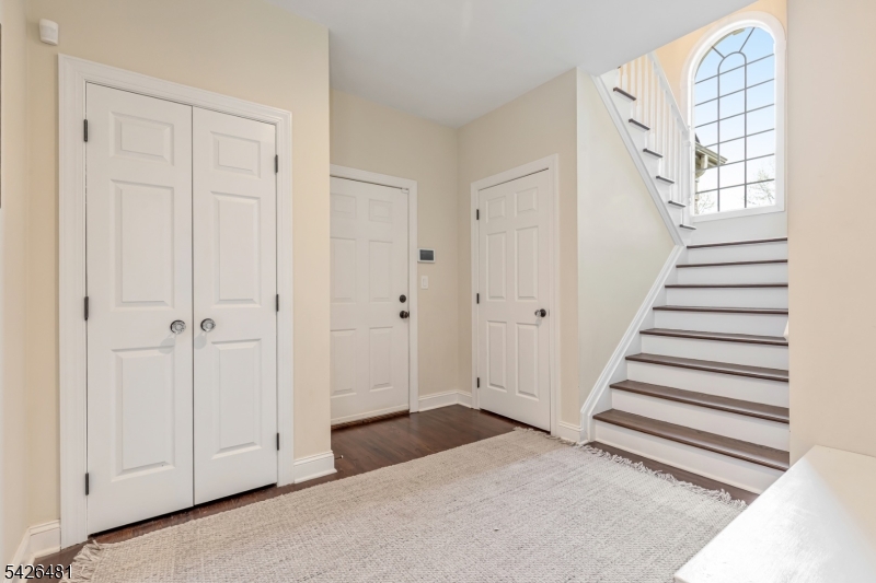 5 Cotswold Lane Warren, NJ 07059 - Photo 13 of 44