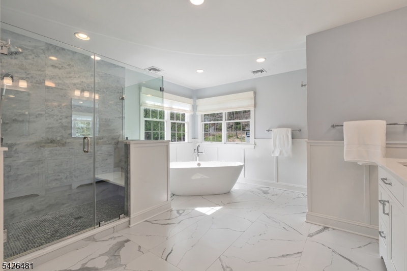 5 Cotswold Lane Warren, NJ 07059 - Photo 19 of 44