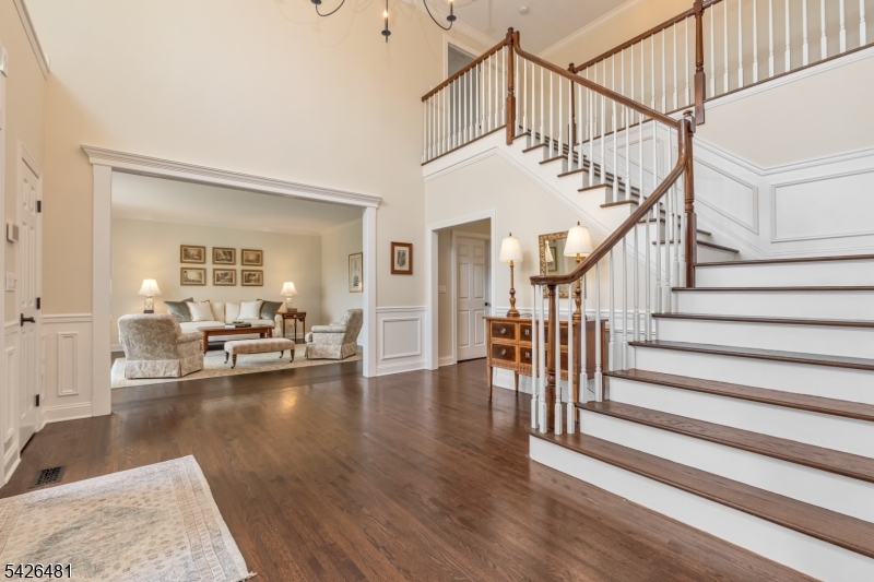 5 Cotswold Lane Warren, NJ 07059 - Photo 2 of 44