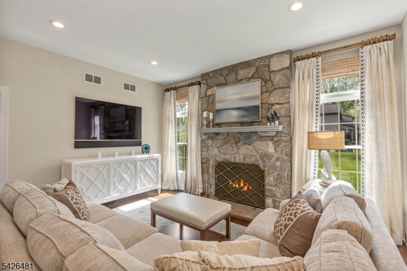 5 Cotswold Lane Warren, NJ 07059 - Photo 9 of 44