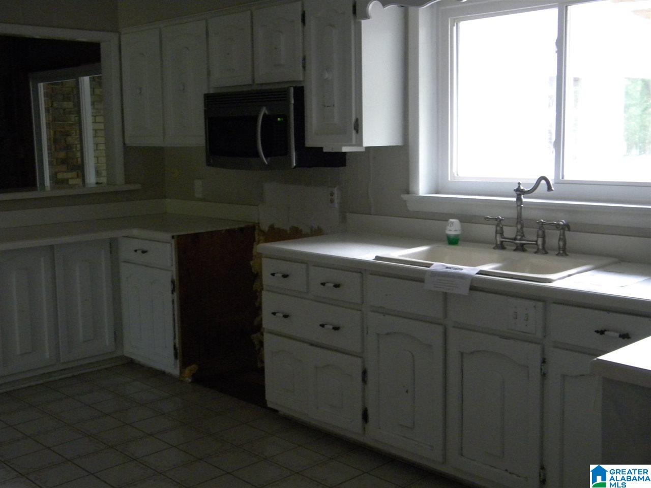 208 Burtwood Acres Road Jasper, AL 35503 - Photo 8 of 23