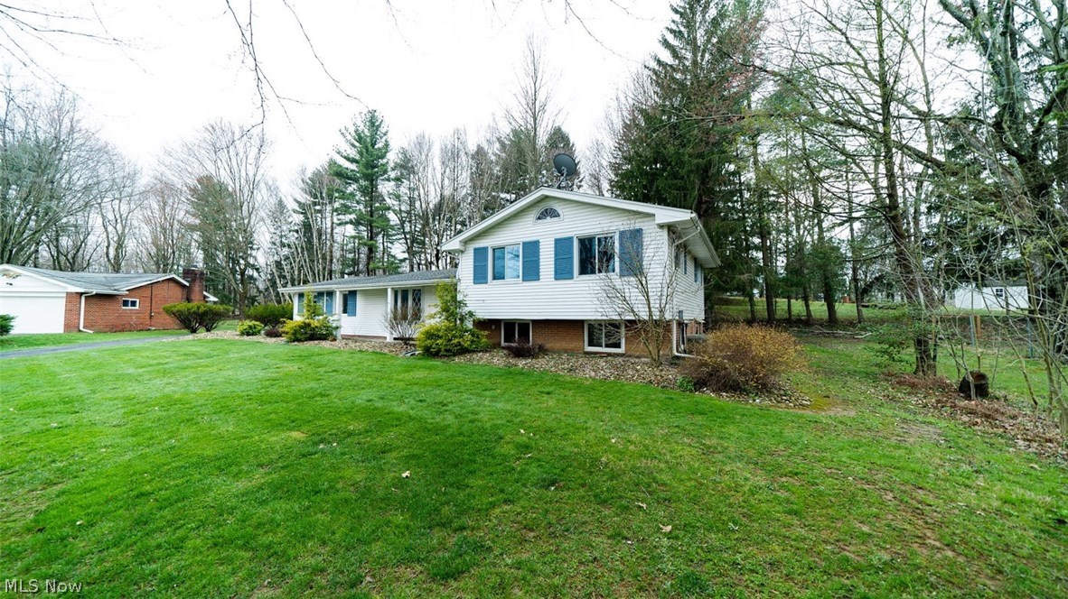 8208 Springview Road Northfield, OH 44067 - Photo 3 of 26 Gallery Image 3