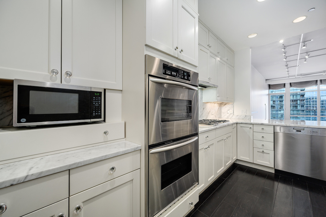 333 North Canal Street, Unit 3404 Chicago, IL 60606 - Photo 15 of 47