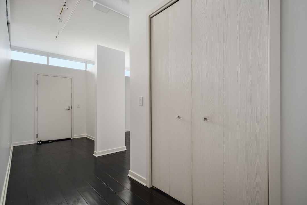 333 North Canal Street, Unit 3404 Chicago, IL 60606 - Photo 2 of 47