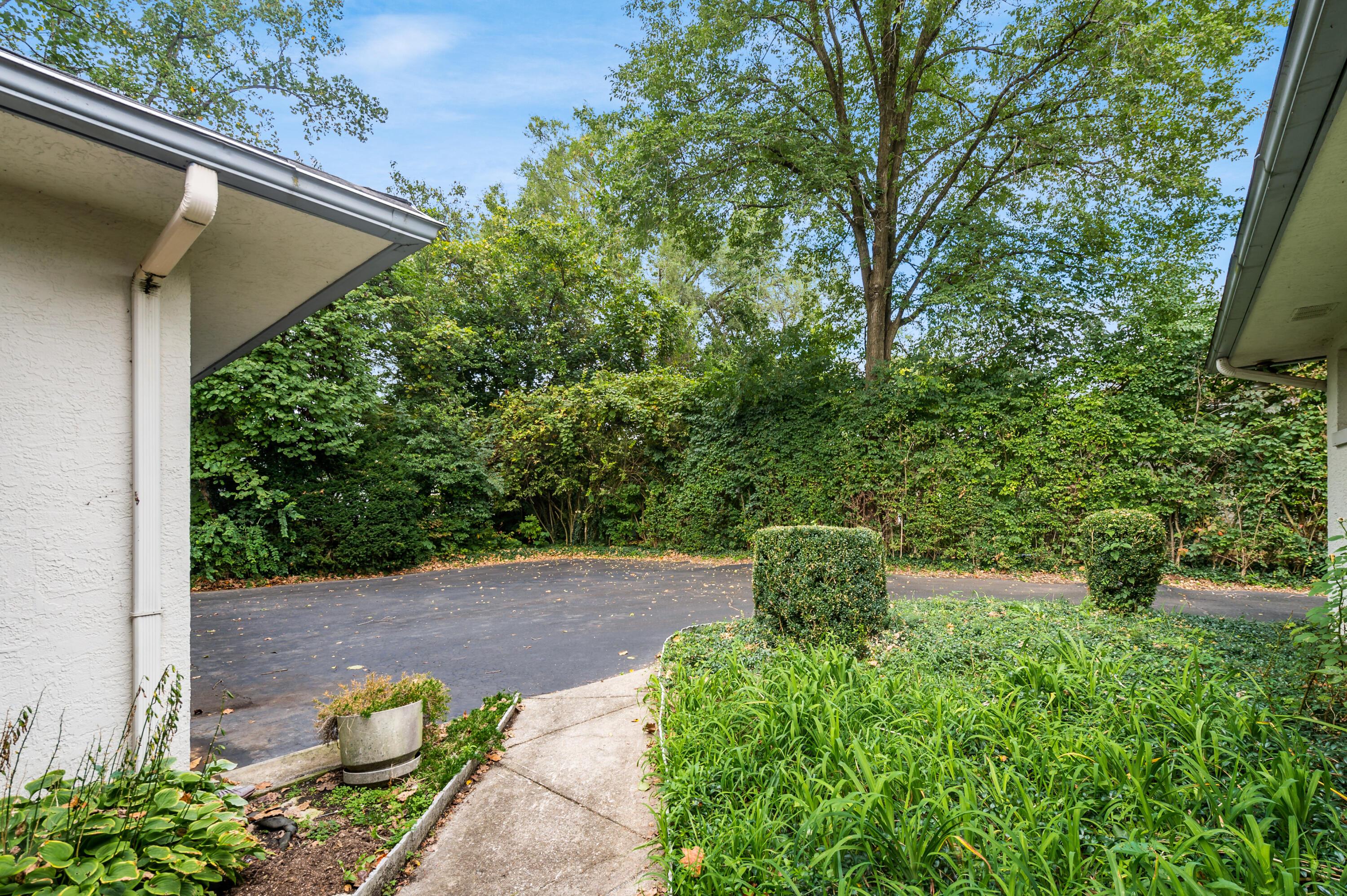 327 South Harding Road Columbus, OH 43209 - Photo 40 of 52 044_aa744c_W S Harding Rd-089
