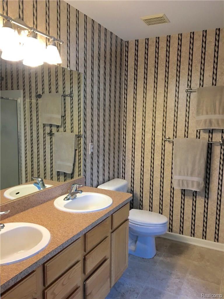 1600 Ashton Ridge Court Howell, MI 48843 - Photo 12 of 19 Master Bathroom