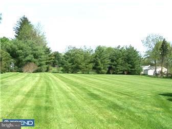 22 Swallow Road Holland, PA 18966 - Photo 11 of 12 Exterior Back