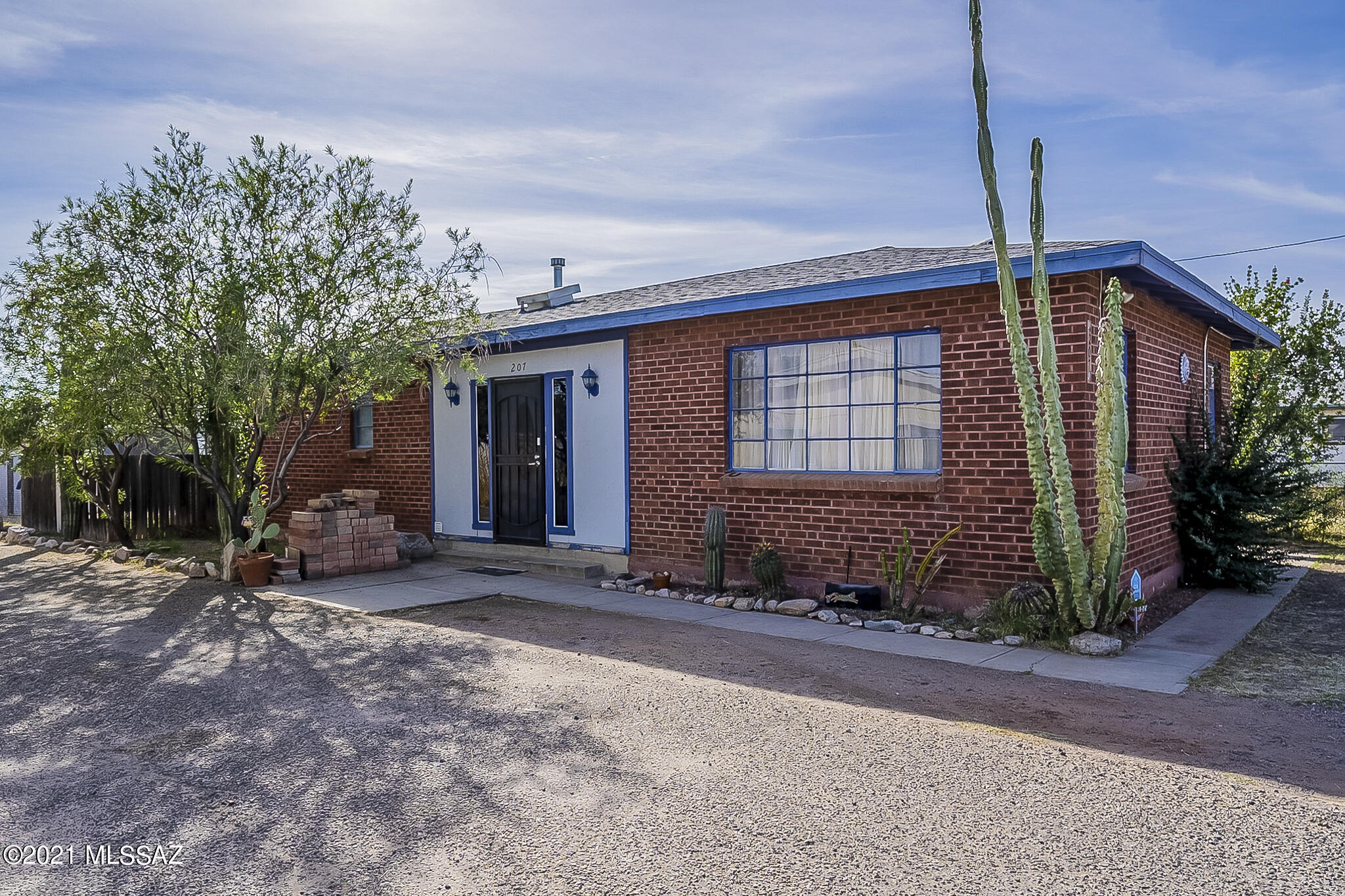207 West Pastime Road Tucson, AZ 85705 - Photo 1 of 35