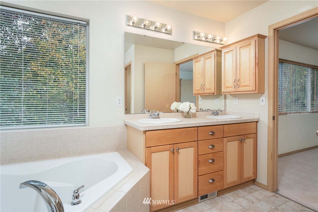 19302 25th Avenue Southeast Bothell, WA 98012 - Photo 12 of 19