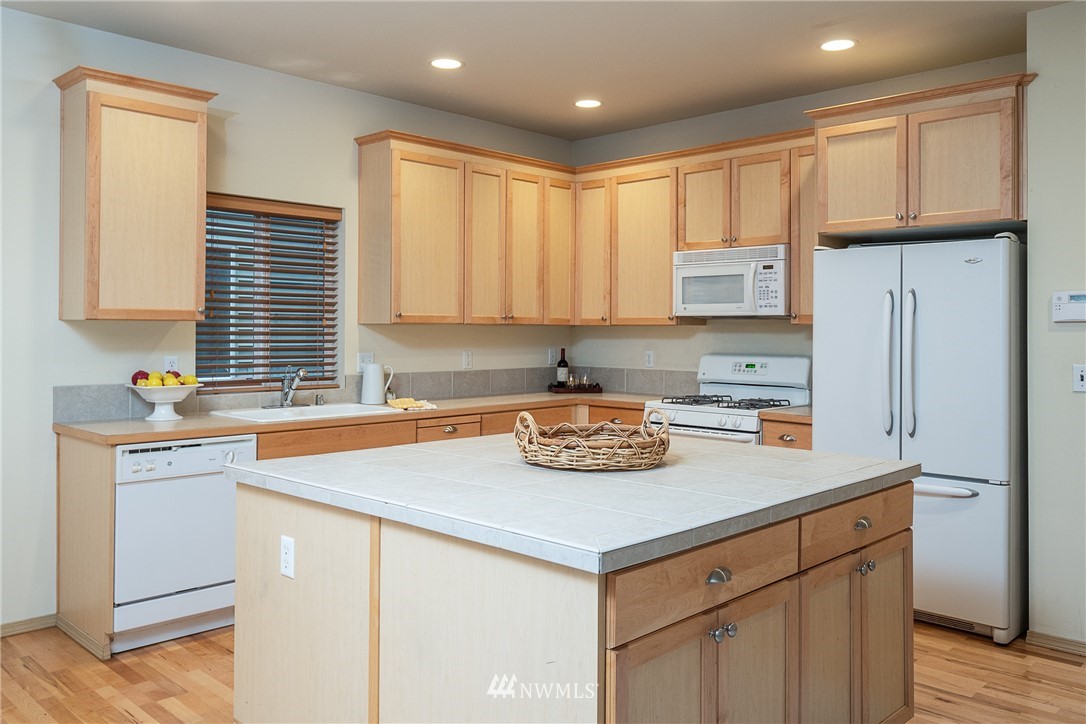 19302 25th Avenue Southeast Bothell, WA 98012 - Photo 7 of 19
