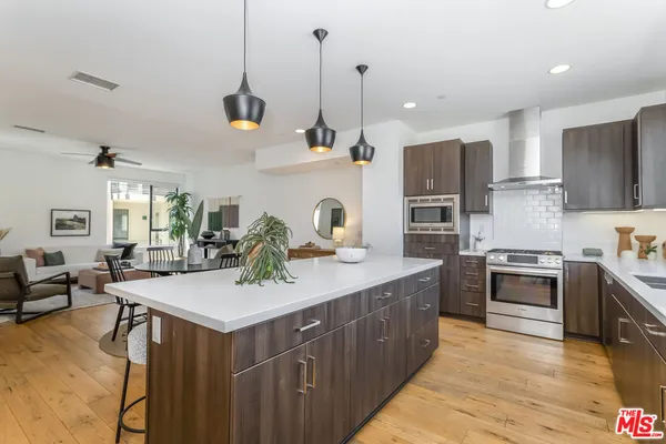 $1,399,000 | 1433 Waterloo Street, Los Angeles, CA 90026