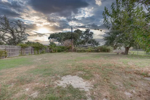 $1,900 | 1330 Red Bird Street, Rockport, TX 78382