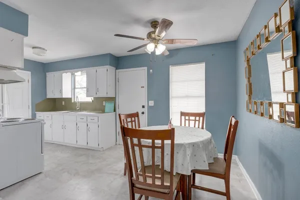 $1,900 | 1330 Red Bird Street, Rockport, TX 78382