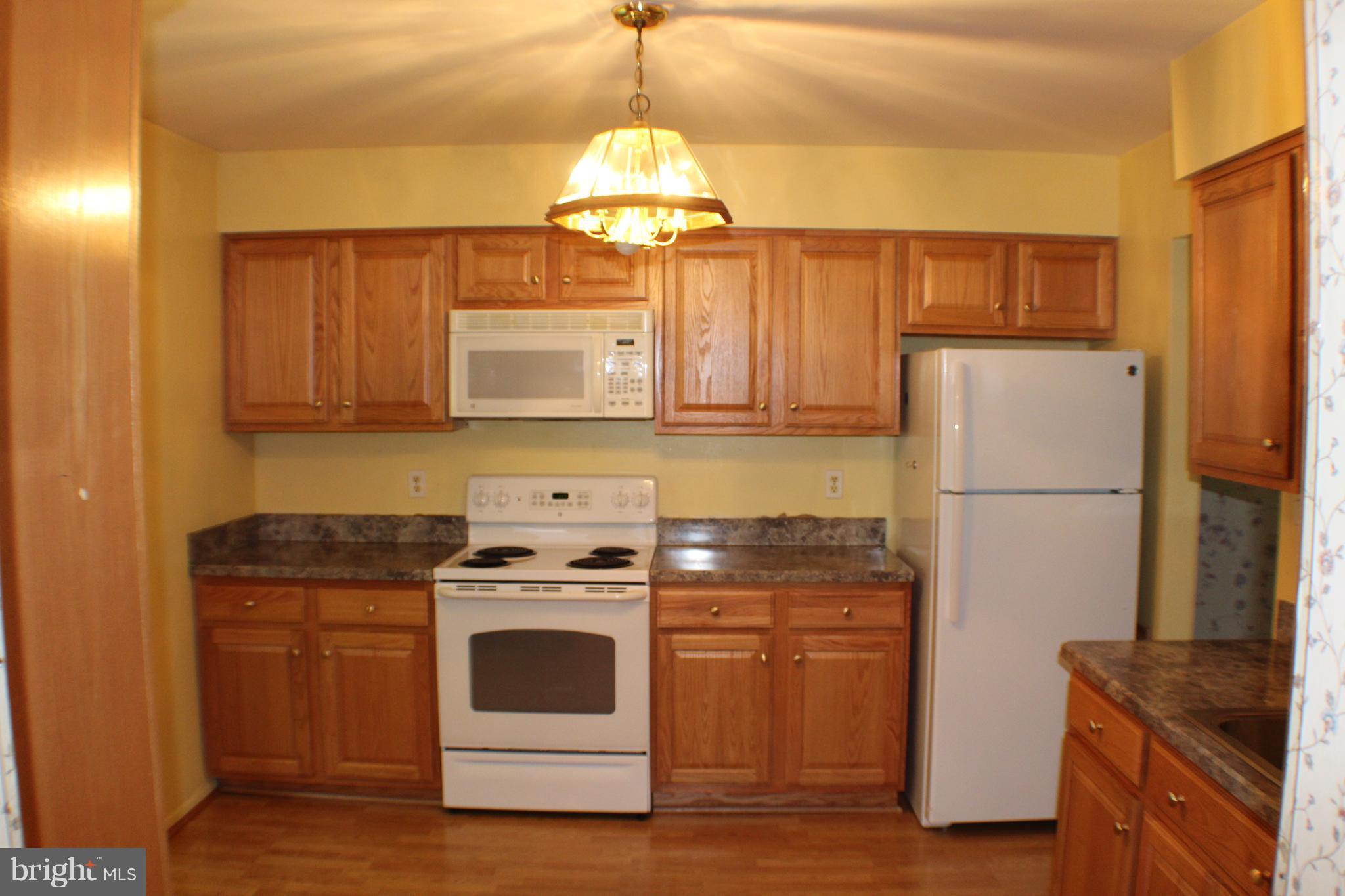 8924 Centerway Road Gaithersburg, MD 20879 - Photo 8 of 17 Kitchen