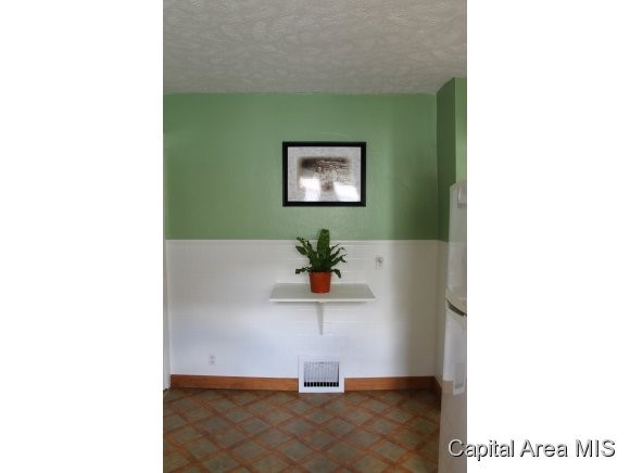 2157 Yale Boulevard Springfield, IL 62703 - Photo 8 of 15