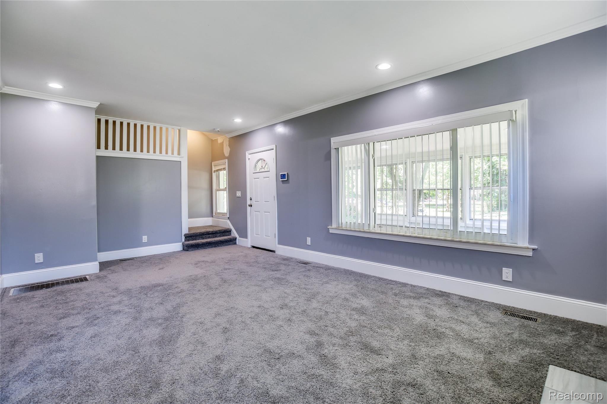 14340 Ashton Road Detroit, MI 48223 - Photo 7 of 37 14340+Ashton+Rd+Detroit-42-original.jpg