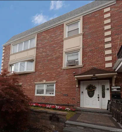 $1,728,888 | 154-61 20th Avenue | Whitestone