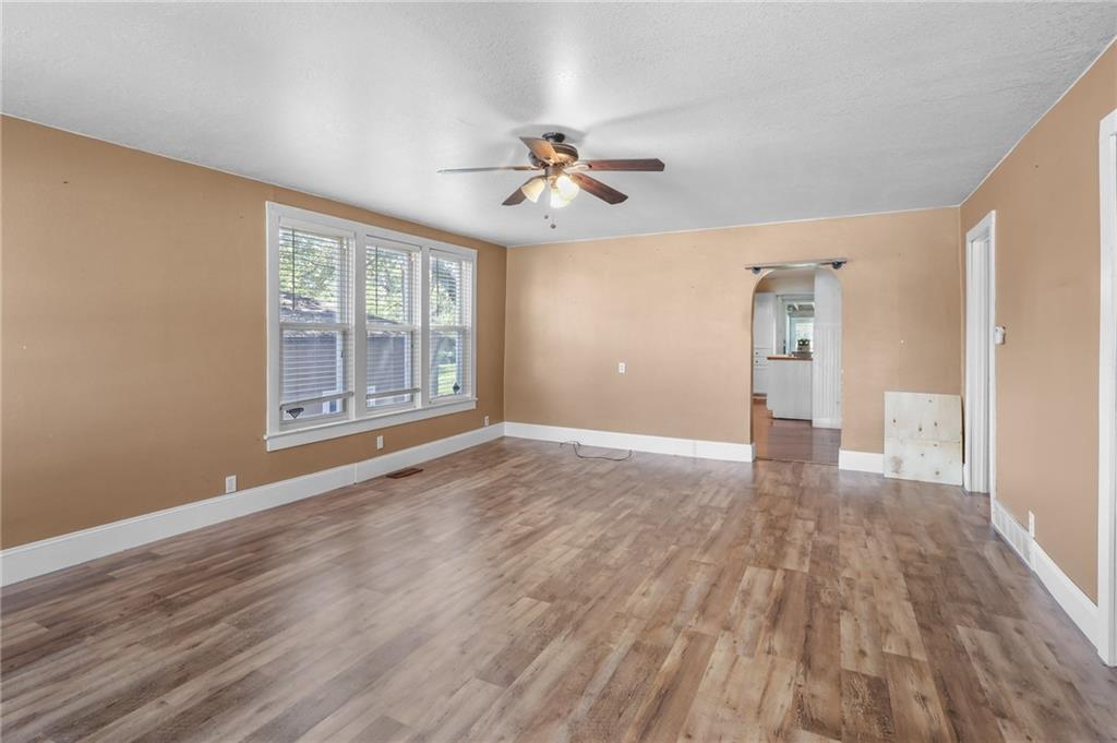 1109 Main Street Osawatomie, KS 66064 - Photo 4 of 13