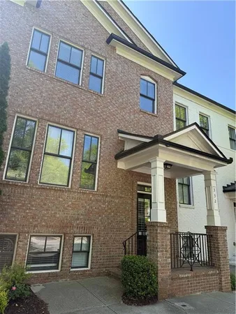$2,700 | 332 Suwanee Avenue Northwest, Suwanee, GA 30024