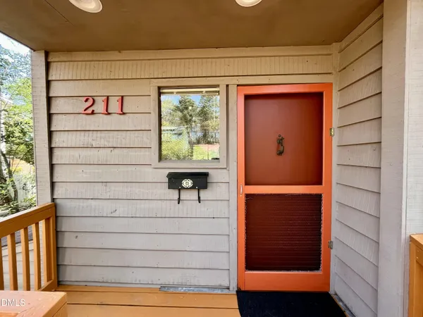 $2,100 | 211 Dacian Avenue, Durham, NC 27701
