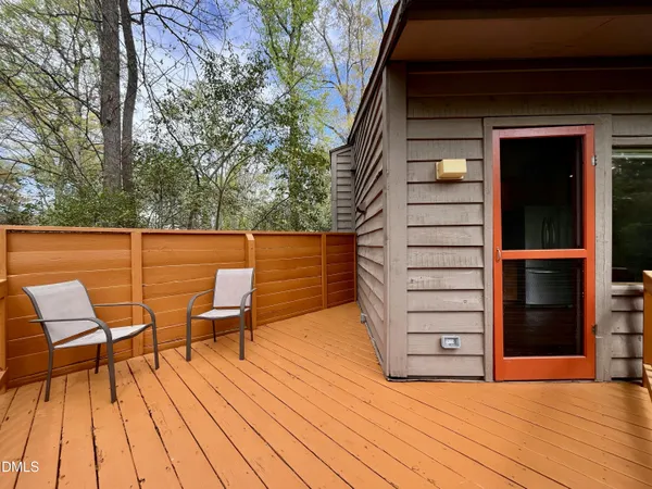 $2,100 | 211 Dacian Avenue, Durham, NC 27701