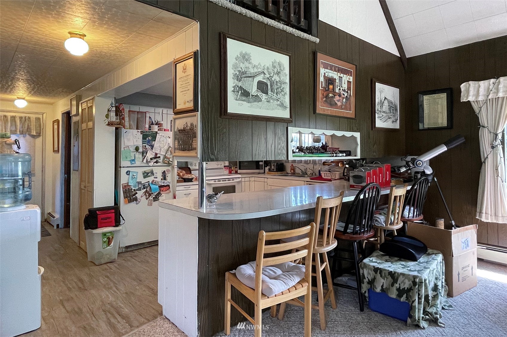 371 Lake Farm Road Port Angeles, WA 98362 - Photo 5 of 36 a room with musical instruments