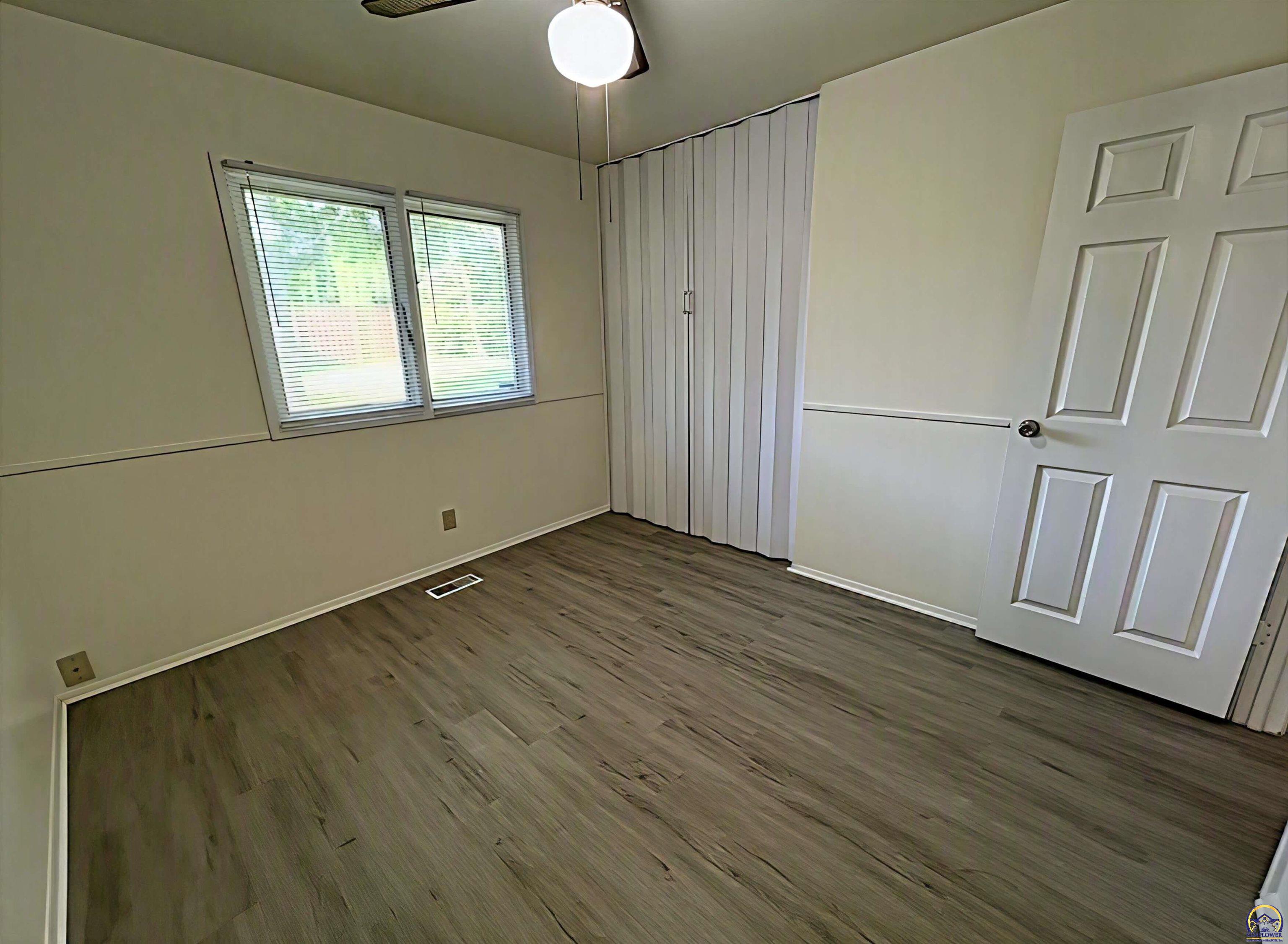 4029 Southwest 28th Terrace Topeka, KS 66614 - Photo 24 of 26