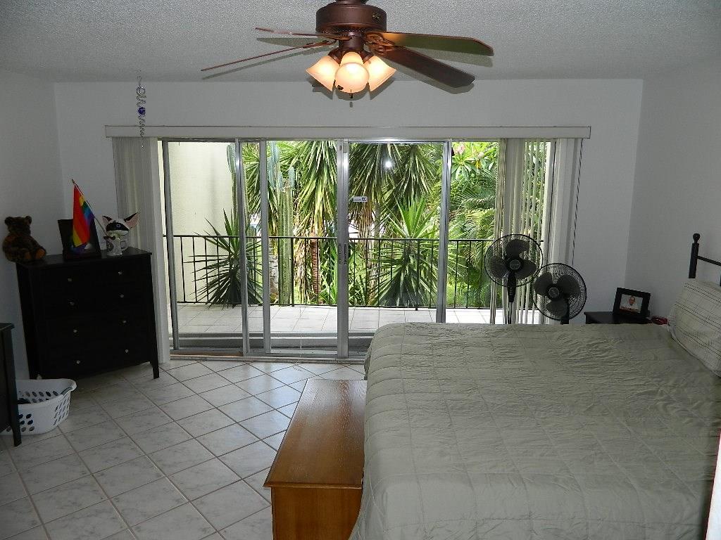 390 Golfview Road, Unit B North Palm Beach, FL 33408 - Photo 10 of 22 Gallery Image 10