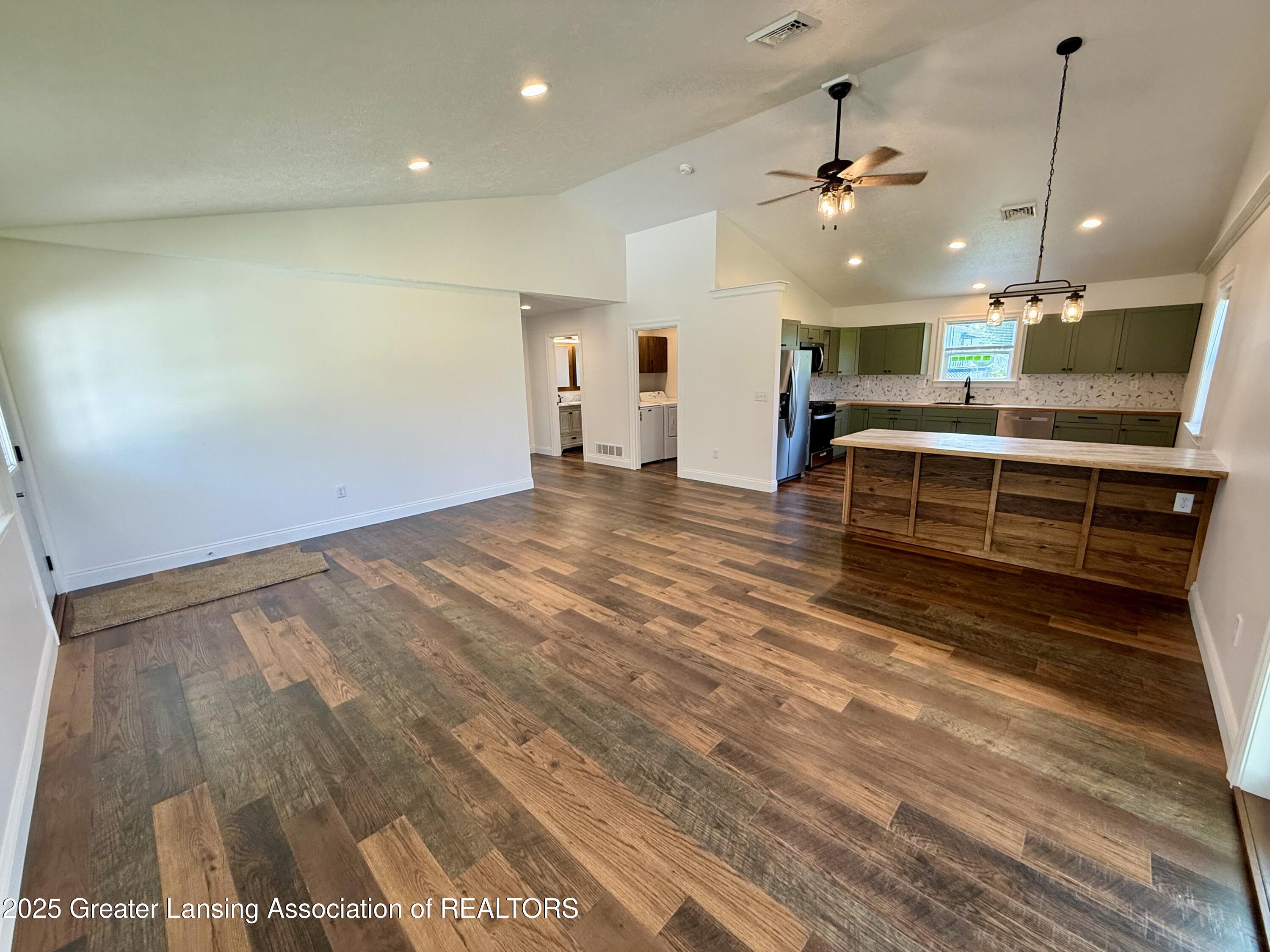 129 Casler Road Charlotte, MI 48813 - Photo 8 of 34 IMG_4408