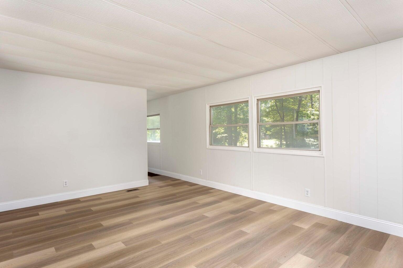 1004 Chestnut Ridge Road Spring City, TN 37381 - Photo 6 of 25 Living Room